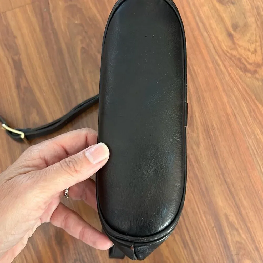 Oroton vintage black leather Crossbody bag